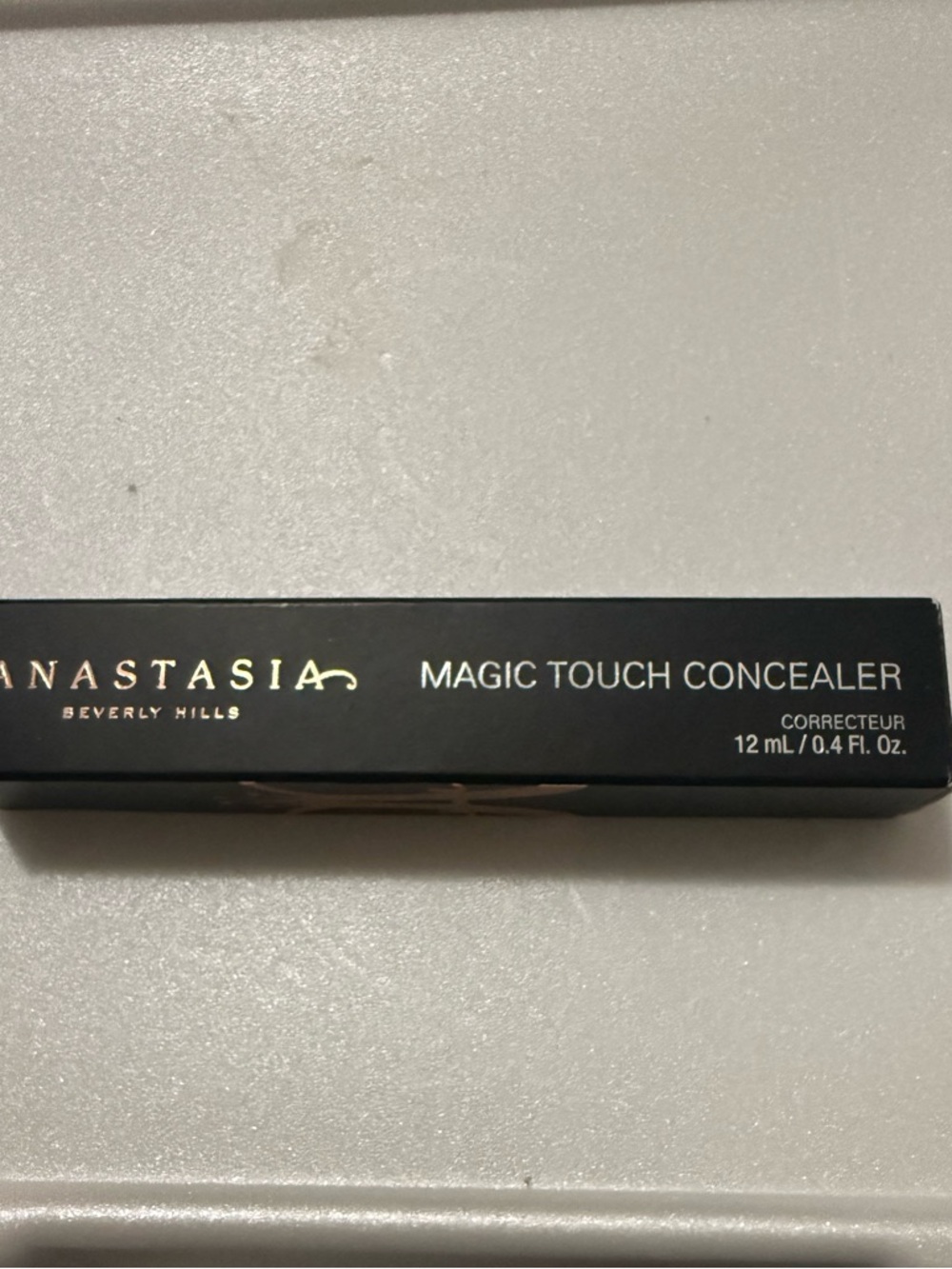 Anastasia Beverly Hills Magic Touch Concealer 18